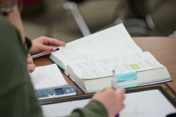 Újra lehet pályázni a Bursa-ösztöndíjra!