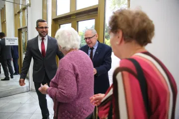 Idősek támogatása