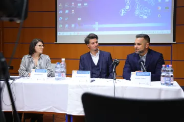 Sajtótájékoztató