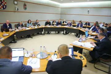 Plusz pénz az intézményeknek