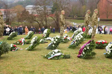 Katonai tiszteletadással emlékezett a város a hős márciusi ifjakra március 15-én
