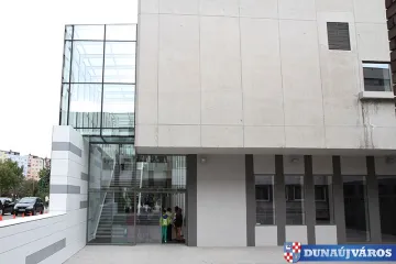 Hírkép: A Polgármesteri Hivatal &quot;C&quot; szárnyába költözött át az anyakönyvi hivatal