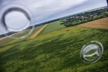 Hírkép: Július végén megkezdődött a parlagfűvel fertőzött területek légi felderítése