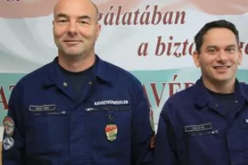 Hírkép: Elismerés az évtizedes szolgálatért