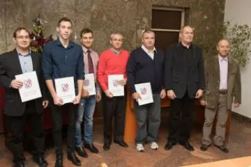 Hírkép: Sikeres sportolókat jutalmaztak