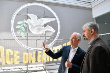 Hírkép: Békét a világnak! - Dunaújvárosból