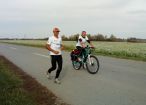  „70 maratonnal a Dunáért” Már 2000 km-t futott a Duna mentén Hidvégi-Üstös Pál