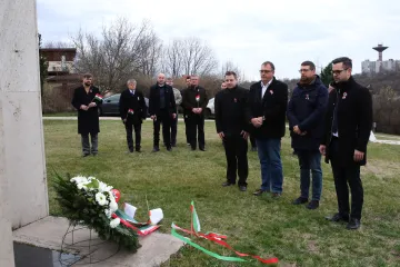 Hírkép: Tisztelgés a márciusi ifjak előtt