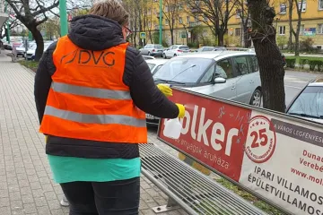 Hírkép: Fertőtlenítés a forgalmas helyeken