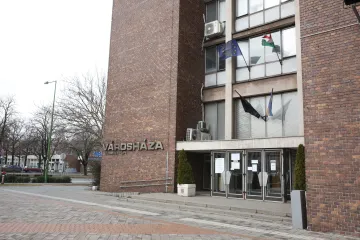 Hírkép: Fokozatosan áll vissza a korábbi ügyfélfogadási rend a Városházán