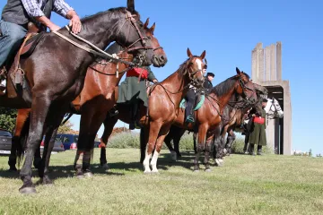 Hírkép: Lovas zarándokok tartottak megemlékezést a Lajos-köveknél
