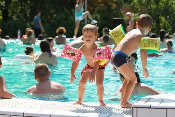 Hírkép: Nyárbúcsúztató hétvége az élményfürdőben