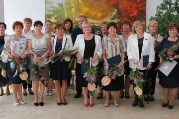 Hírkép: Évtizedes pályákat ismertek el a Városházán