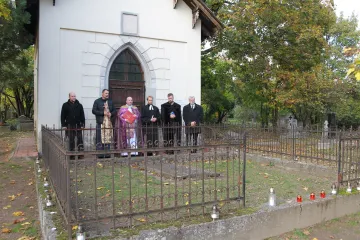 Hírkép: Újra felszentelték a Kistemetőt