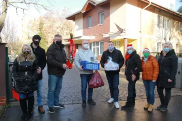 Hírkép: Három helyszínre vittek ajándékot az önkormányzati képviselők