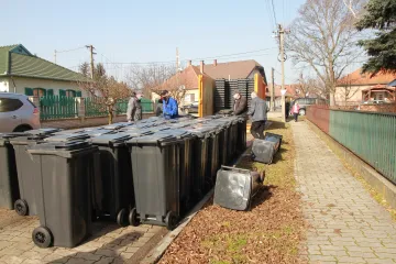 Hírkép: Szünetel a szelektív hulladékgyűjtő edények kiosztása