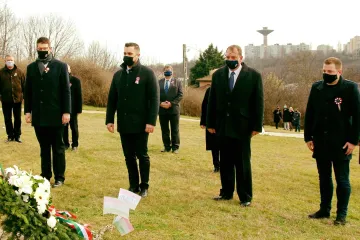 Hírkép: Tisztelgés a márciusi ifjak emléke előtt