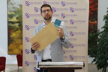 Hírkép: Szabó Zsolt: a dunaújvárosiak is megérdemlik azt, ami mindenki másnak jár az országban, a meleg otthonokat és a forró vizet
