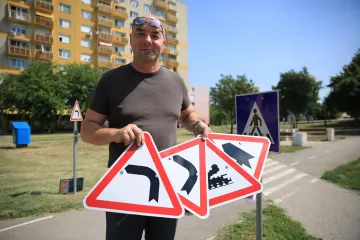 Hírkép: Pótolták a Béke városrészi Kresz - park tábláit