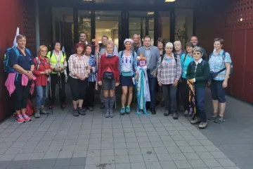 Hírkép: Dunaújvárosban is megálltak  a Nemzetközi Eucharisztikus Kongresszusra tartó zarándokok