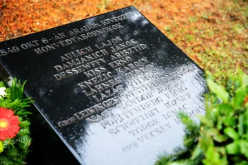 Hírkép: Közös tisztelgés az aradi vértanúk emléke előtt