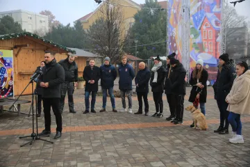 Hírkép: Kutyatápot vegyél, ne petárdát!