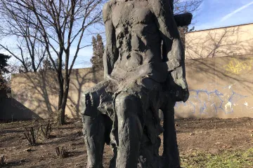 Hírkép: 100 évvel ezelőtt, 1922. január 5-én  született Kiss Kovács Gyula, Munkácsy- díjas szobrászművész, érdemes művész