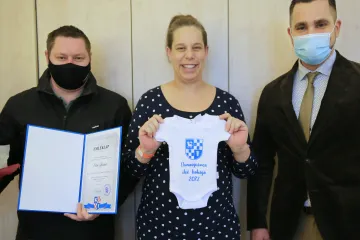 Hírkép: Kislány az év első dunaújvárosi babája