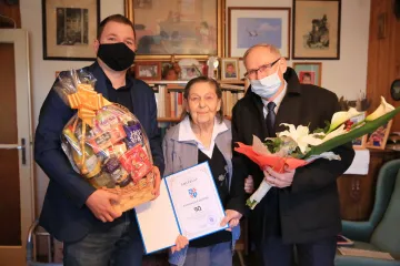 Hírkép: 90 éves pedagógust köszöntött az önkormányzat