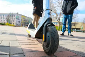 Hírkép: Április 4-én Dunaújvárosban is elindul az elektromos béroller szolgáltatás