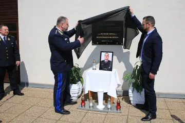 Hírkép: Emléktáblát avattak a rendőrkapitányságon 