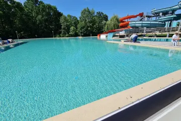 Hírkép: Végre befejeződött a csúszdamedence felújítása az élményfürdőben 