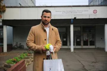 Hírkép: Mintegy ötszáz első osztályos kapott láthatósági vállpántot a napokban 