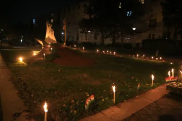 Hírkép: A forradalom vérbefojtásának évfordulóján emlékezett a város kedden este