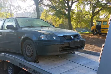 Hírkép: Helyfoglaló roncsok helyett újabb parkolóhelyek