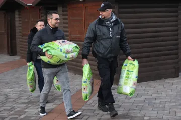 Hírkép: Több száz kilogramm eleség gyűlt össze a négylábúaknak