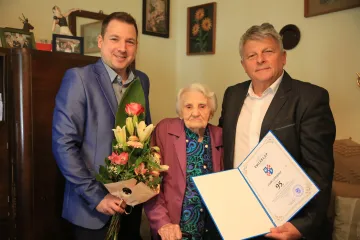 Hírkép: Folytatódott a szépkorúak köszöntése városunkban