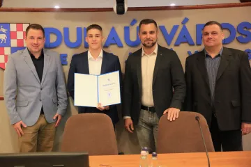 Hírkép: Fordított nap a Városházán: Hegedűs Kristóf egy napra az alpolgármesteri székben