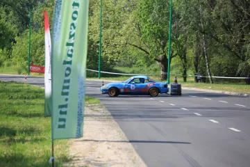 Hírkép: Benzingőz és fékcsikorgás a Ruhagyári úton