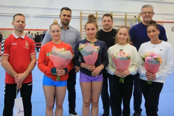 Hírkép: Virágcsokrok az EB-hősöknek