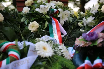 Hírkép: „Keleten, nyugaton, északon és délen,- Pásztortüzek égnek minden magyar végen, - Lesz még örömünnep magyar földön, égen!”