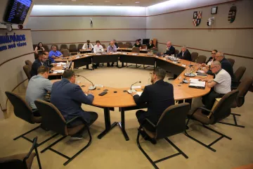 Hírkép: Kilenc téma szerepelt a csütörtöki rendkívüli közgyűlésen