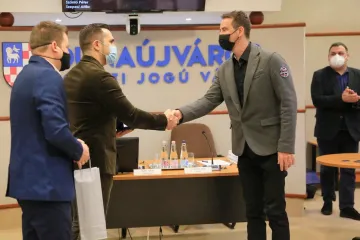 Hírkép: Mihók Attila és Cseh Sándor vették át az irányítást