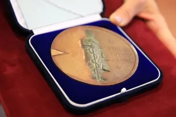 eüdíj