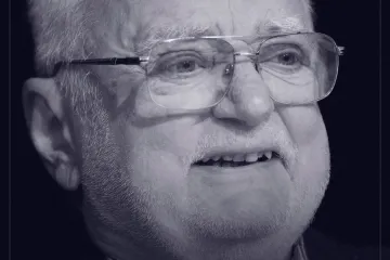 Elhunyt