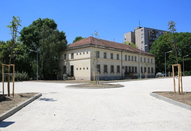 Pályázati forrás orvosolhatja a parkolási gondokat – döntően a Római városrészben