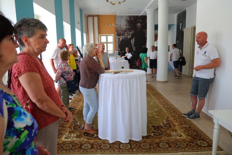 Egyre többen kíváncsiak a Mondbach-kúriára