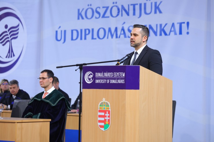 Diplomaosztó