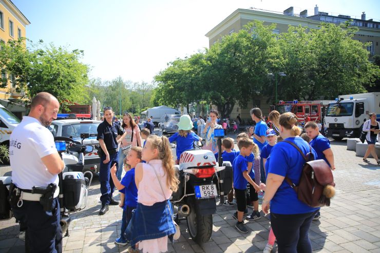 Majdnem éles bevetés a Rendvédelmi nap kavalkádjában